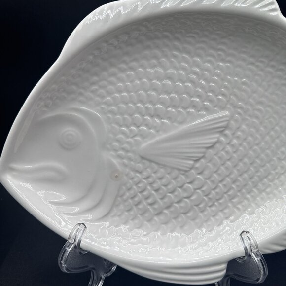 Whittier Pottery Vintage 1979 Fish Platter White Ceramic Coastal Decor Retro - Picture 2 of 11